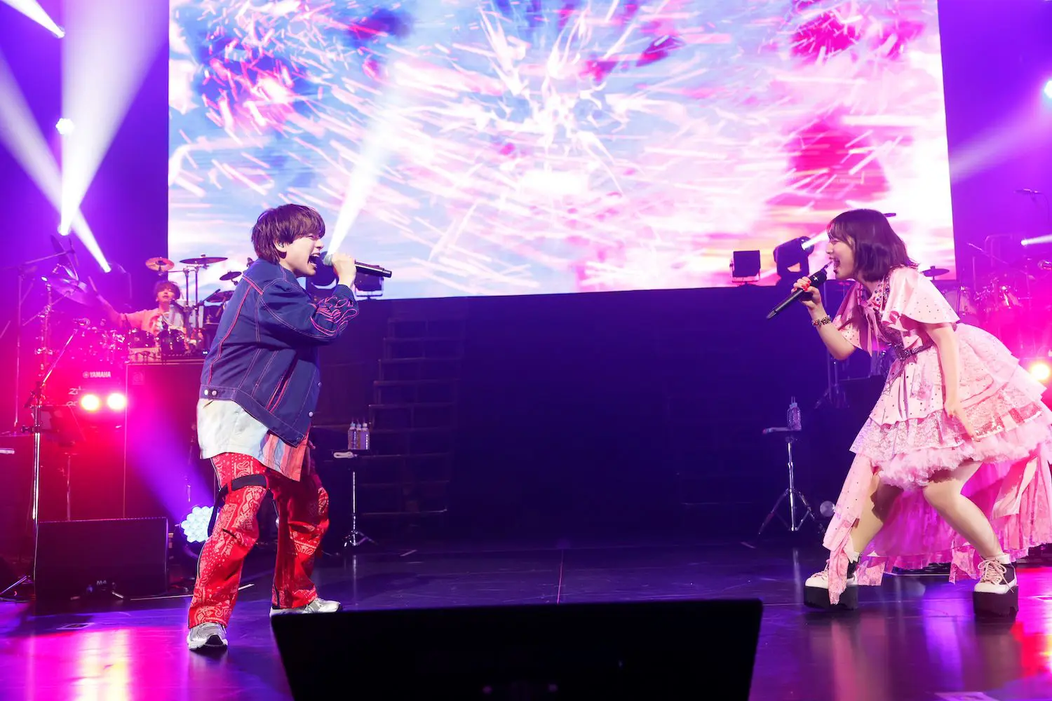 『YUMA UCHIDA LIVE “VS YUMA 001- 内田真礼”』2日目・9月29日(日)公演 弟・内田雄馬(左)と姉・内田真礼(右)