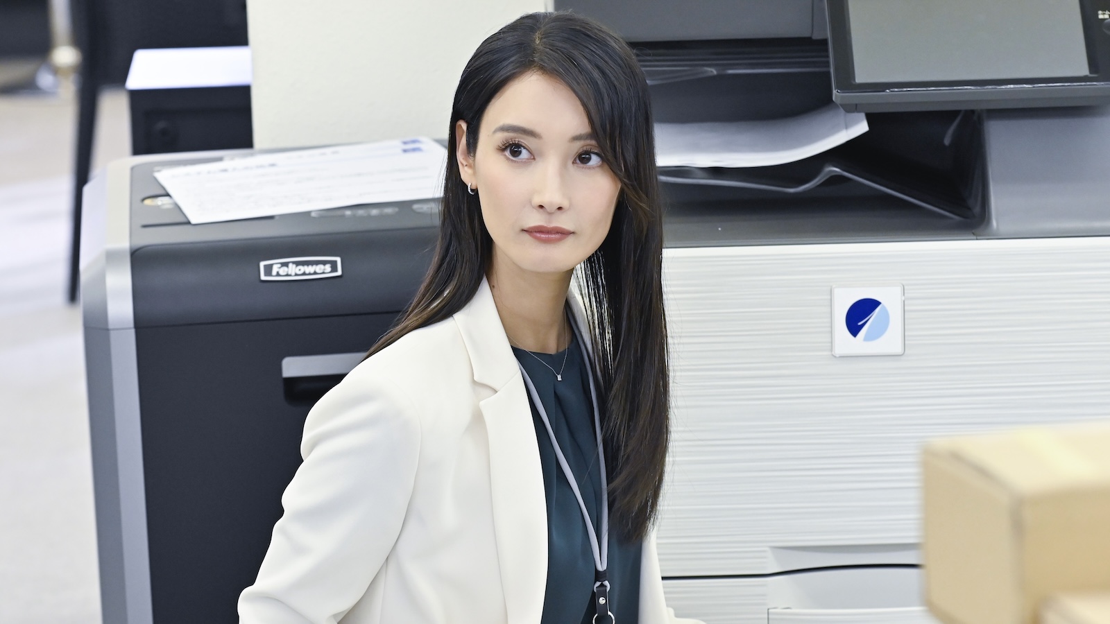 鷹野ツメ子(菜々緒)