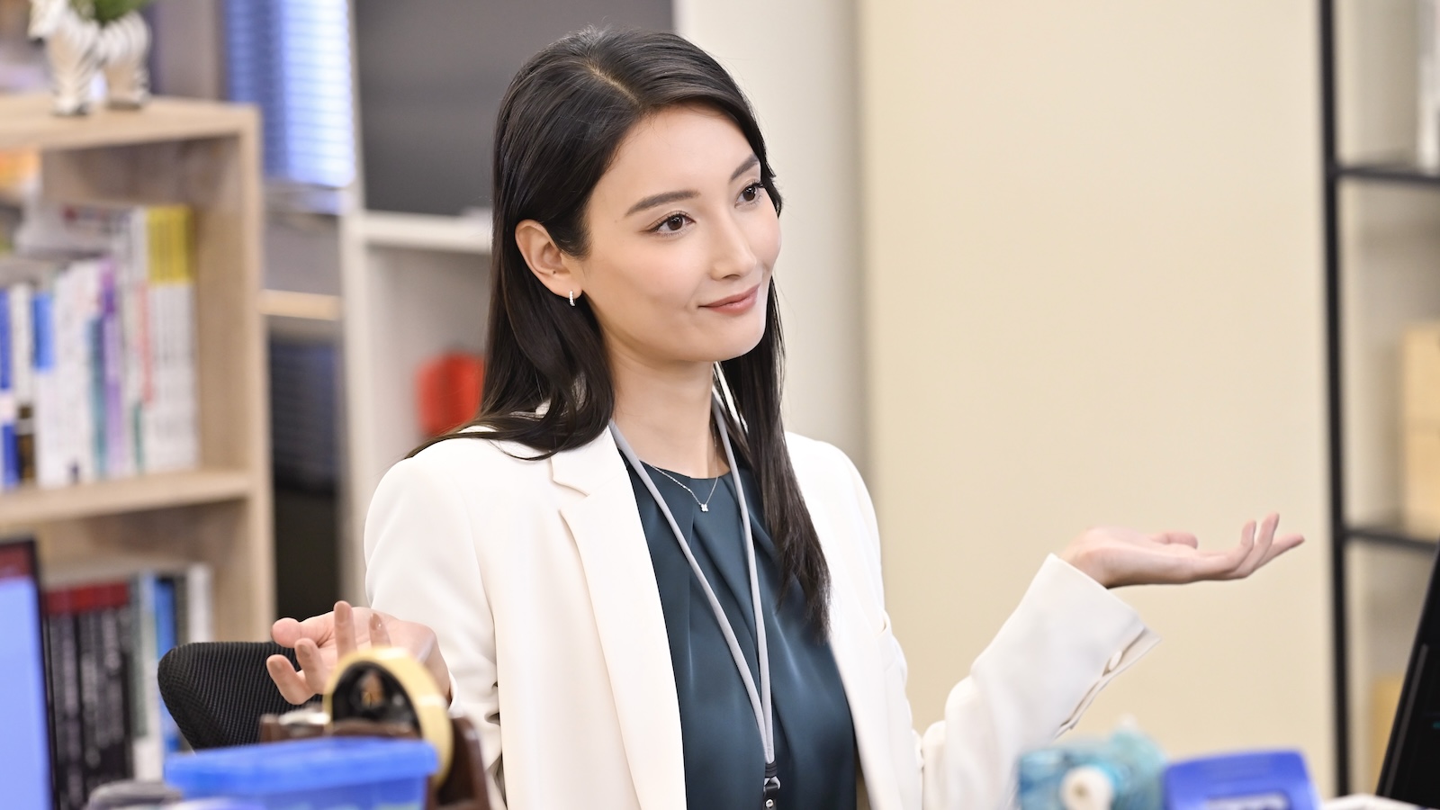 鷹野ツメ子(菜々緒)