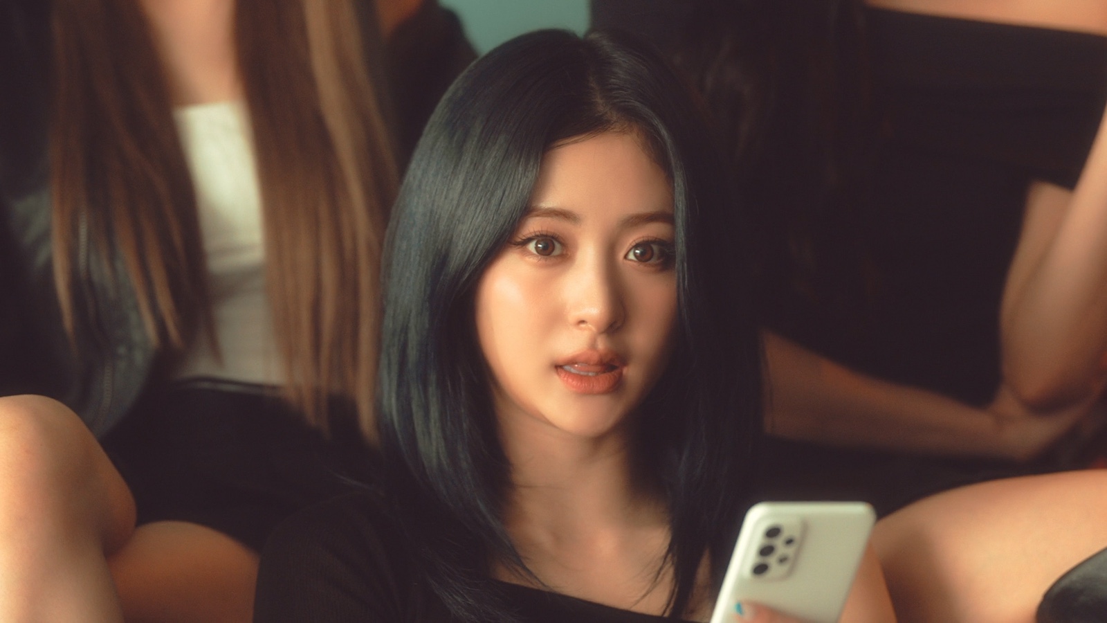 HUH YUNJIN(ホ・ユンジン)の写真