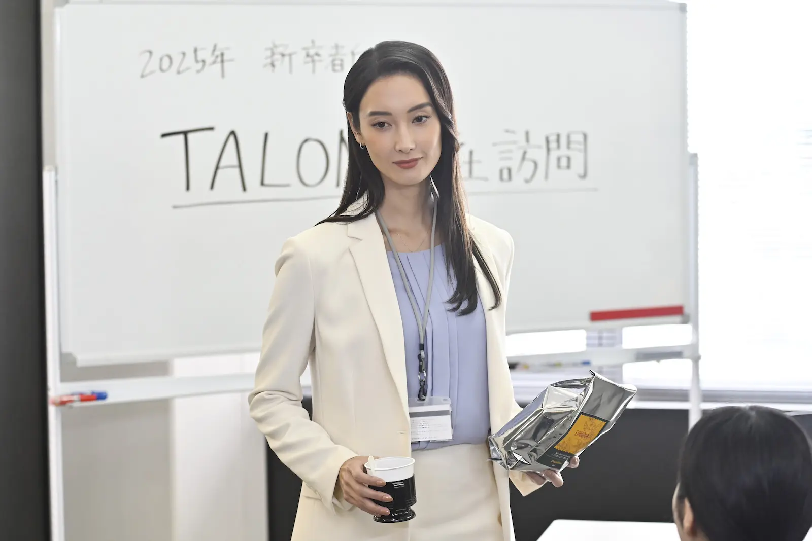 鷹野ツメ子(菜々緒)の写真