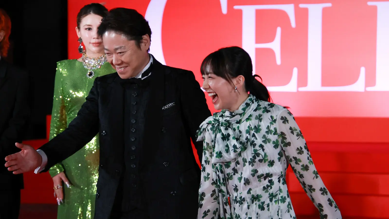 阿部サダヲと芦田愛菜の写真