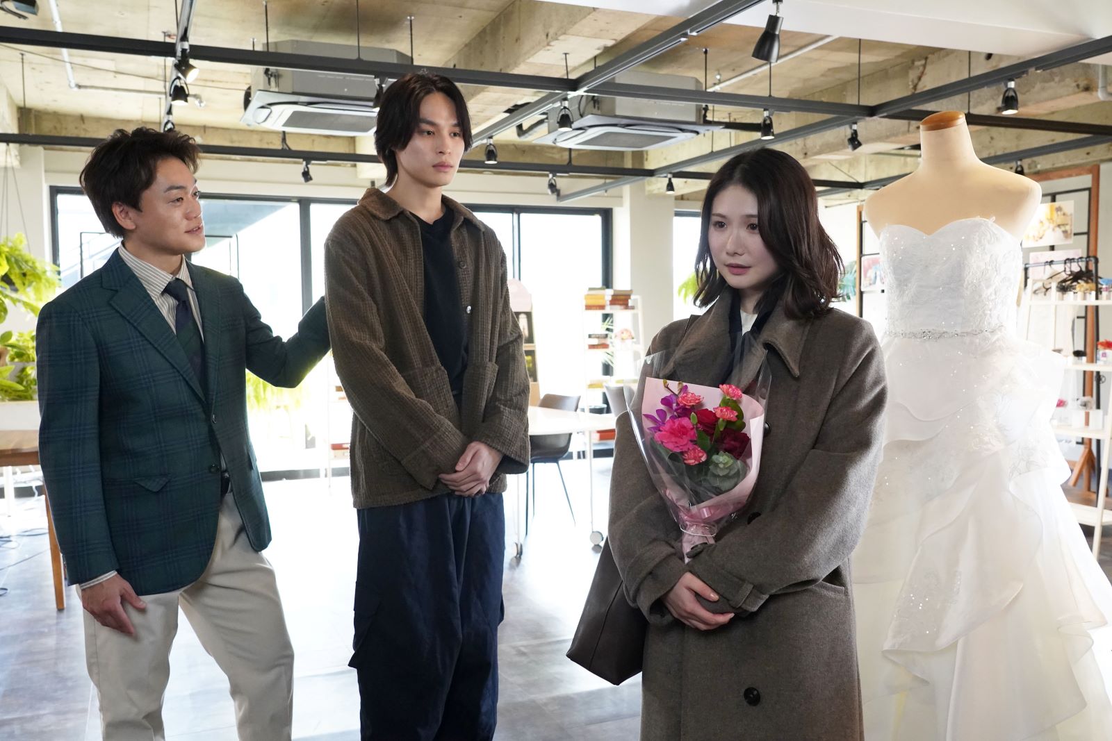 (左から)溝口雄太(おばたのお兄さん)、相沢龍之介(兵頭功海)、羽田芽衣(小野花梨)の写真