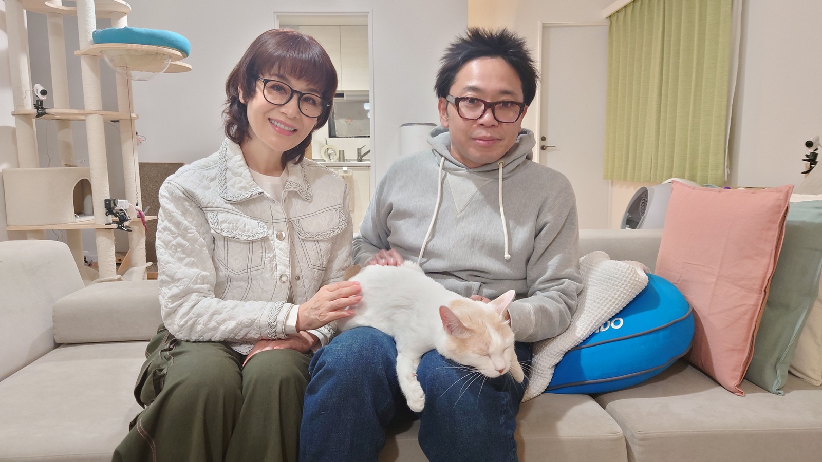 大地真央、サンシャイン池崎の写真