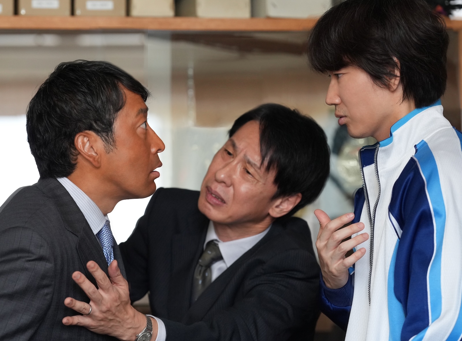映画『でっちあげ ~殺人教師と呼ばれた男』場面写真