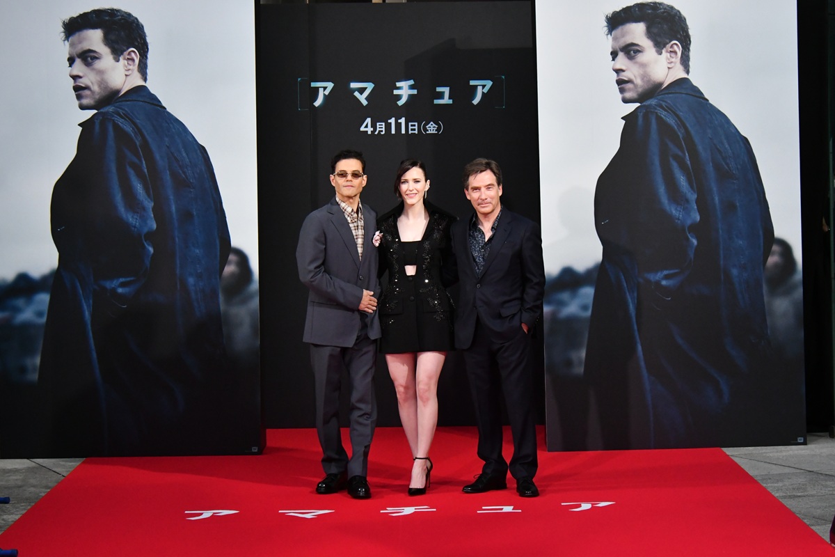 ラミ・マレック、レイチェル・ブロズナハン、ジェームズ・ホーズ監督の写真