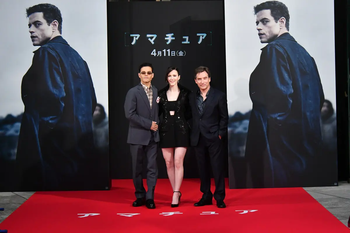 ラミ・マレック、レイチェル・ブロズナハン、ジェームズ・ホーズ監督の写真
