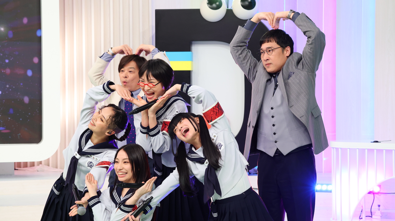 新しい学校のリーダーズらの写真