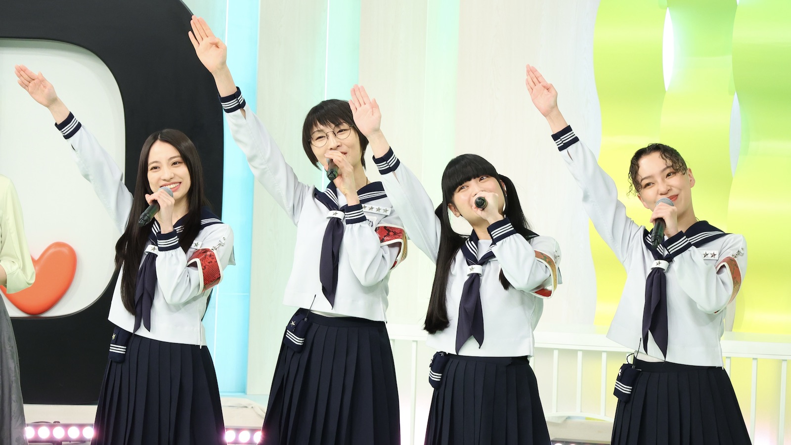 新しい学校のリーダーズの写真