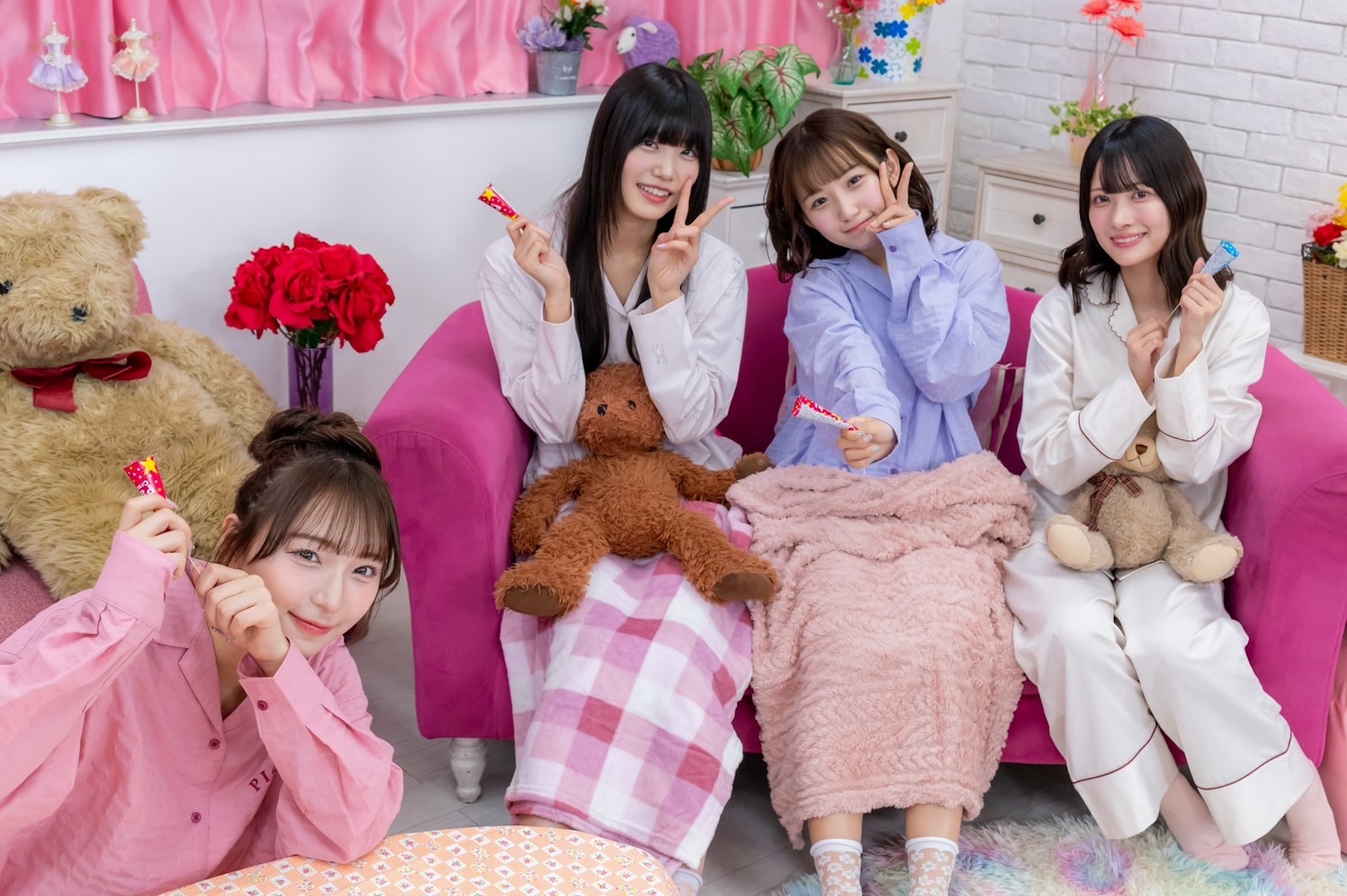 左から:塩川莉世、奥田彩友、音井結衣、庄司なぎさ