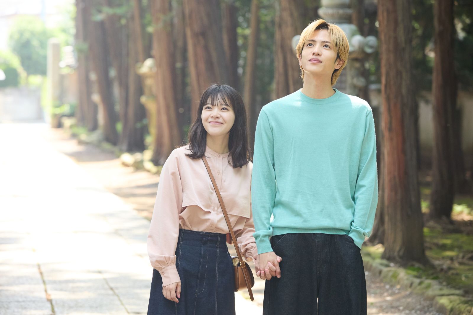 岸井ゆきの、志尊淳の写真