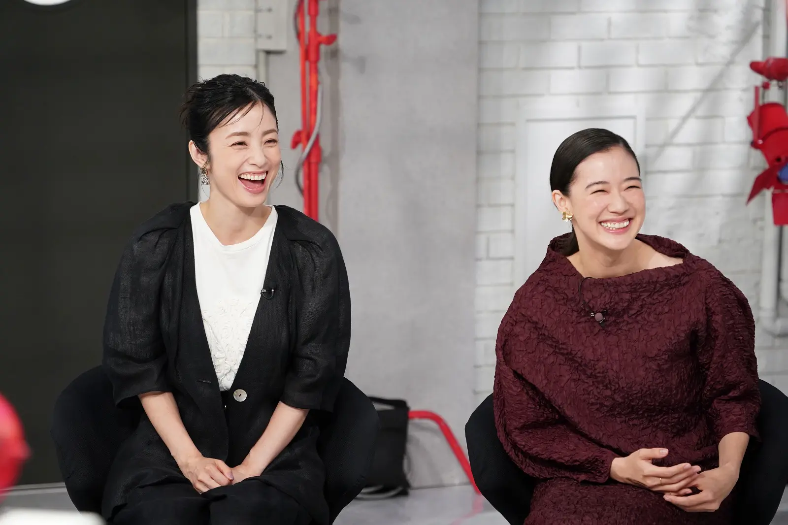 蒼井優と上戸彩の写真