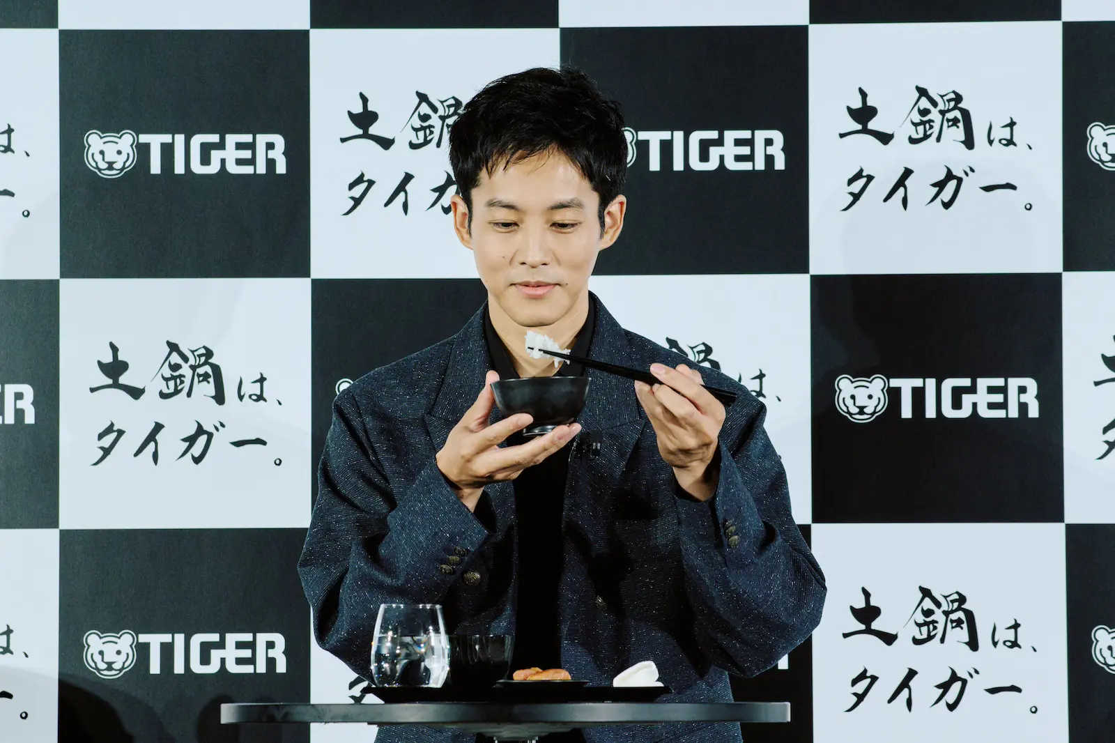 松坂桃李の写真