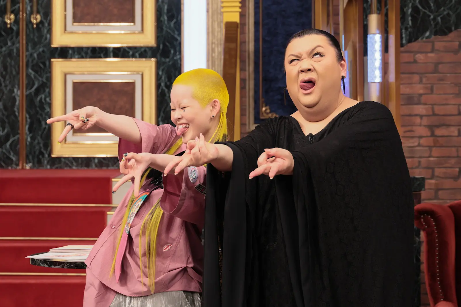  『しゃべくり007』に出演するCOCONA（XG）とマツコ・デラックス