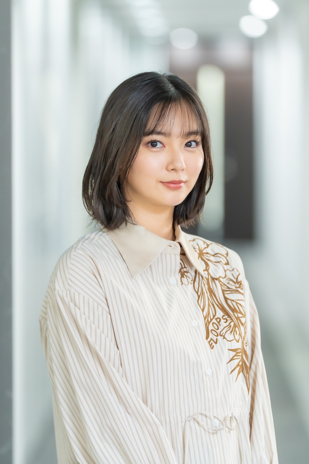 7月期新水曜ドラマ『海老だって鯛を釣りたい』に出演する新川優愛